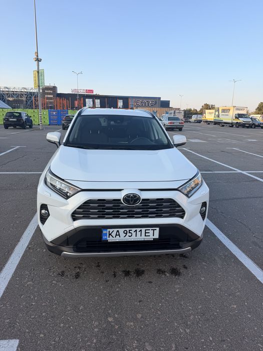 Toyota (тойота) RAV4 (2021р.) бензин