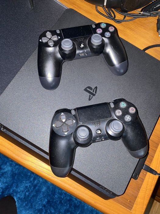 PS4 Slim 500gb .
