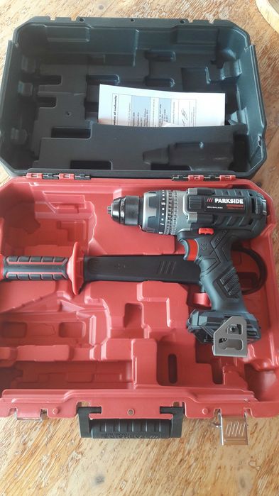 Aparafusadora Parkside Performance 20V nova