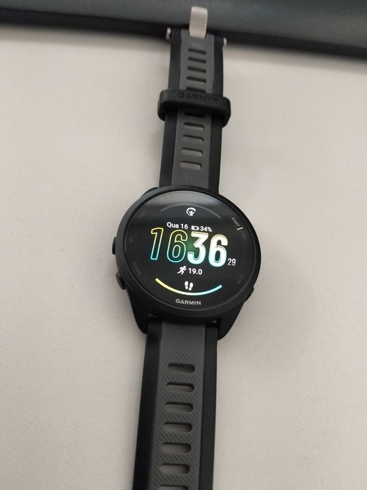Garmin ForeRunner 165