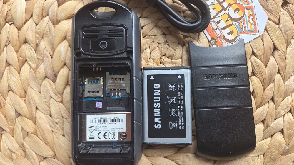 Samsung Solid GT-E2370 PL bez simlocka,  kolekcja