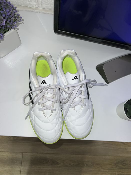 Кеди 40ніжки для футболу