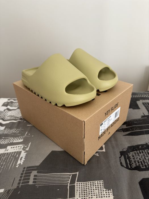 Yeezy Slide Resin
