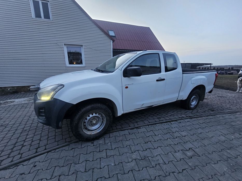 Isuzu D-max pickup 2018r 1.9 diesel sprawny na chodzie 73 tys przebieg