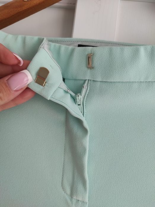 Nowe miętowe eleganckie spodnie Pinko IT 40