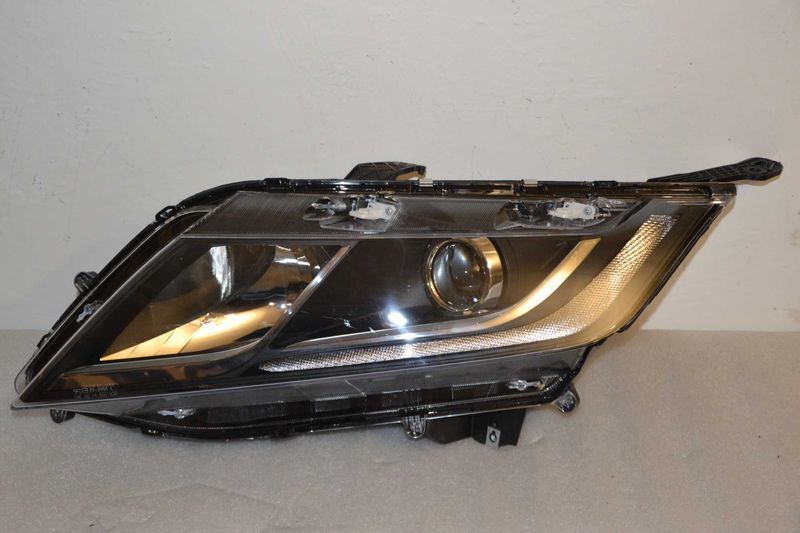 Новая левая фара Honda Odyssey галоген