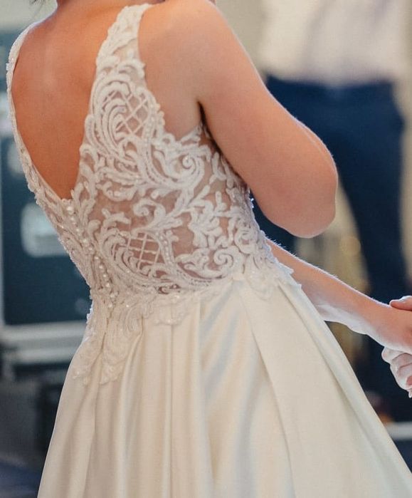 Suknia ślubna satynowa