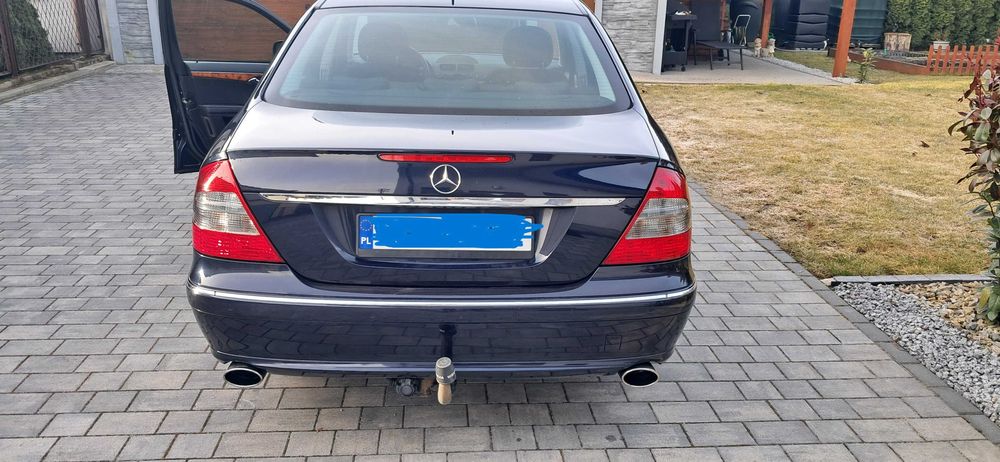 Mercedes - Benz W211