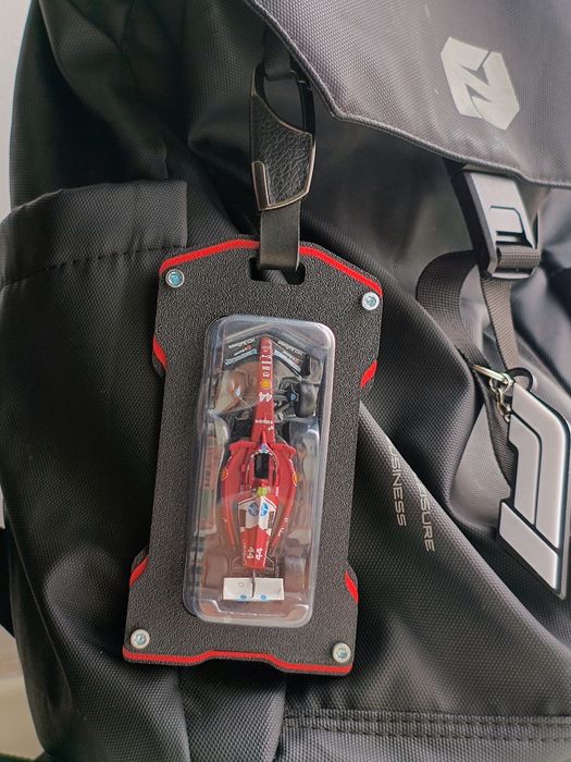 Модний брелок Formula 1 LH44 bburago