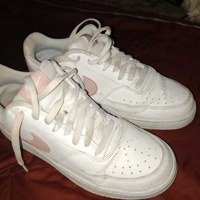 Кросовки   NIKE   42 р  , бiлi