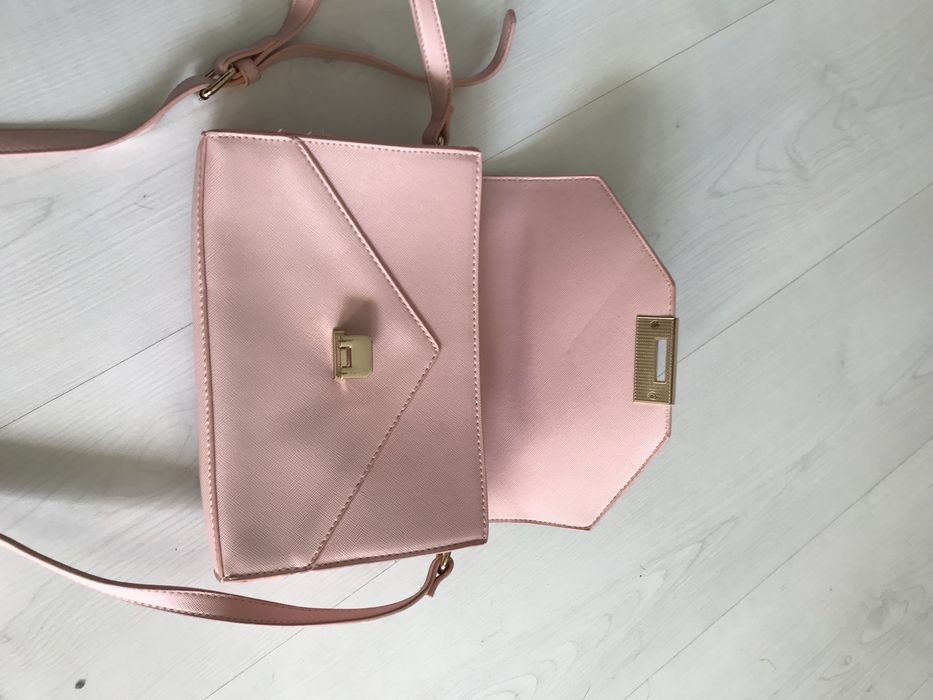 Torebka na pasku blady róź
