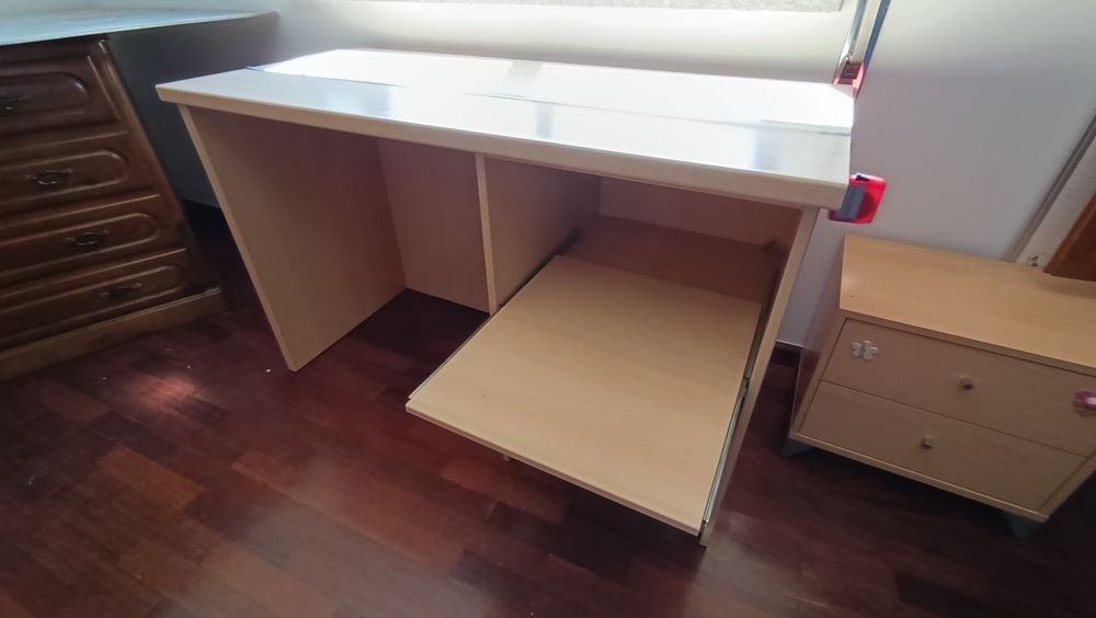 Secretaria com 2 gavetas (1,2 mt)