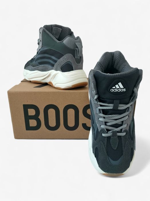Жіночі зимові кросівки з хутром Adidas Yeezy Boost 700 V2 (-21°C)