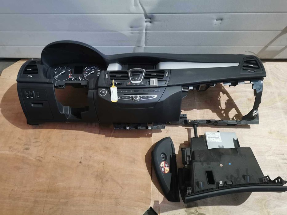 Laguna III Deska rozdzielcza Konsola Kokpit