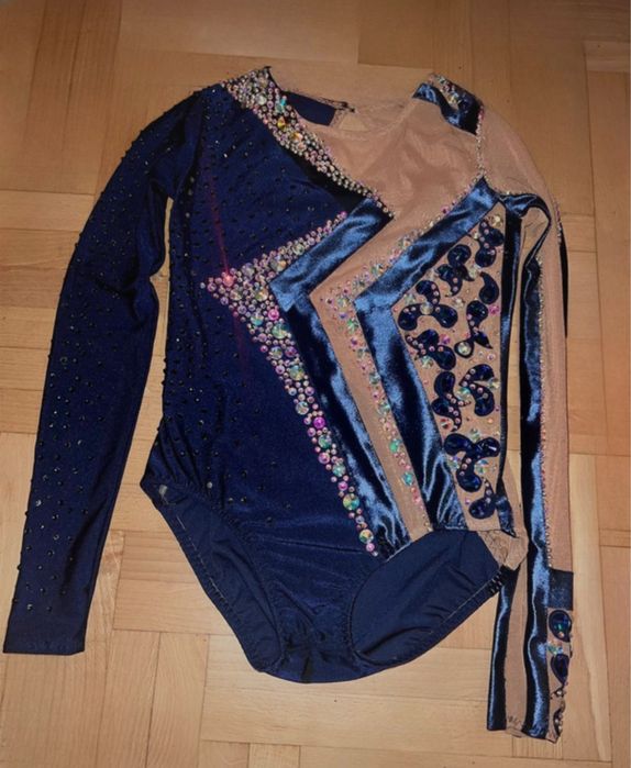 strój do gimnastyki artystycnej