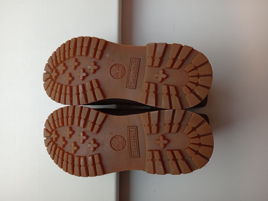 Женские зимние ботинки