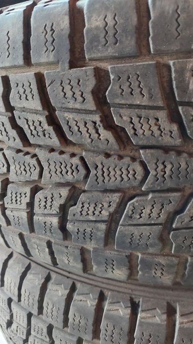 Резина б.у гарний стан