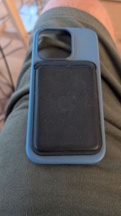 IPHONE 15 e Carteira