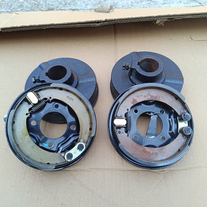 Комплект барабанных тормозов на мини трактор, под полуось  49мм.
