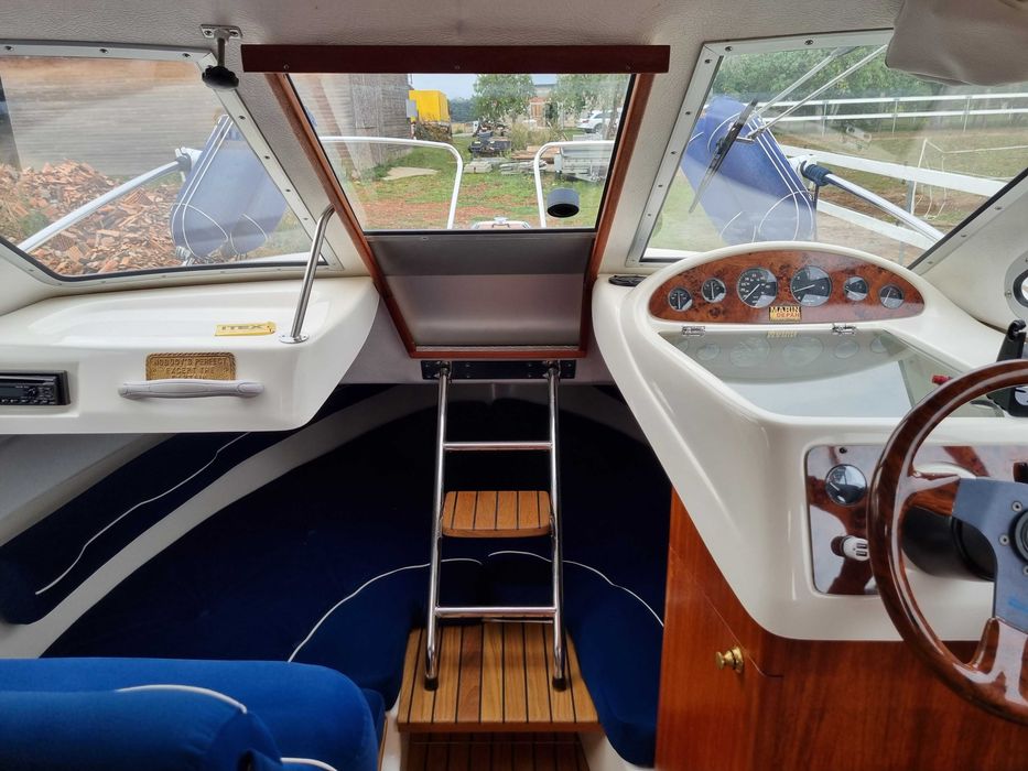 Łódz motorowa BELLA 655