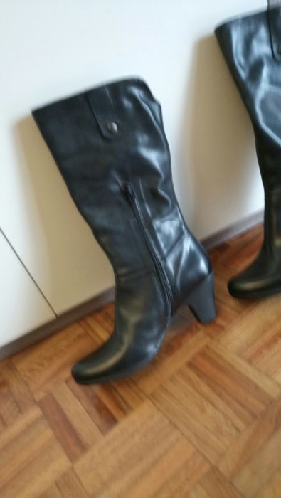 Botas de cano alto de pele pretas - tamanho 38