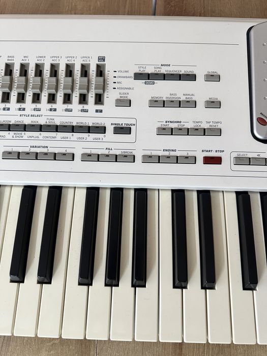Korg PA2x синтезатор