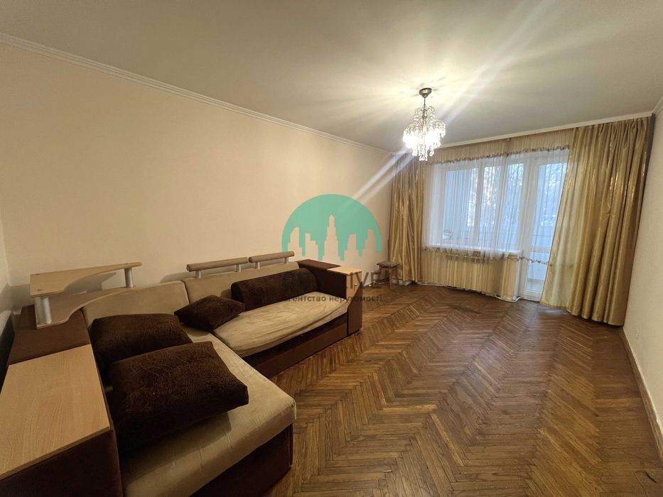 Продам 2 кімнатна з ремонтом вул. Хоткевича буд. 46.  (25)