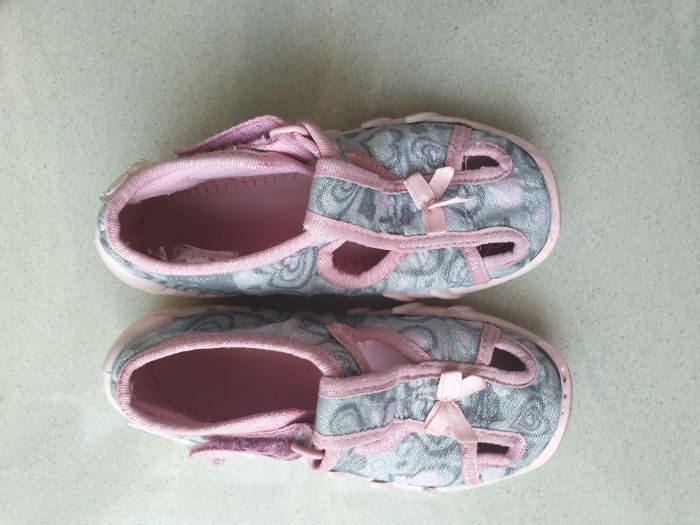 Pantofle dziewczęce Befado r.25 (15cm)