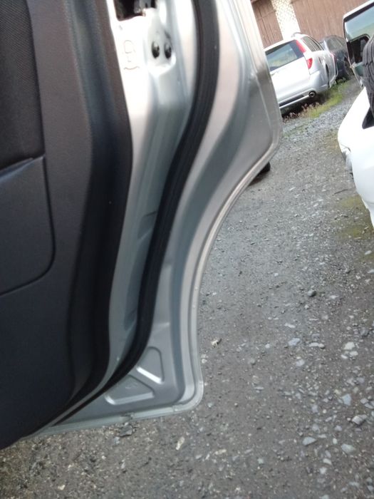 FORD FIESTA MK6 drzwi tylne prawe 

Posiadam inne części