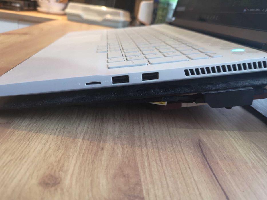 Dell Alienware m17 R4 i9-10980H/32GB/1TB/Win10P RTX3080