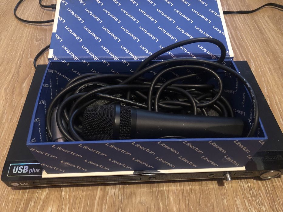 DVD  плеєр LG відмінний стае