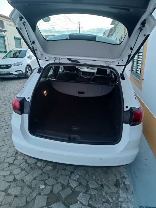 Opel Astra K 1.6 sporttourrer de 2016