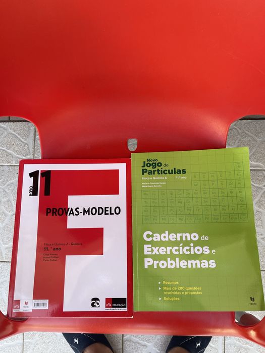 Livro Física e Química 11.ºAno - Jogo das Partículas