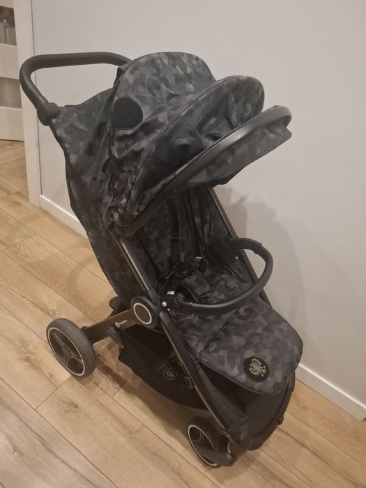 Wózek spacerowy Petite&Mars Street + Plus
