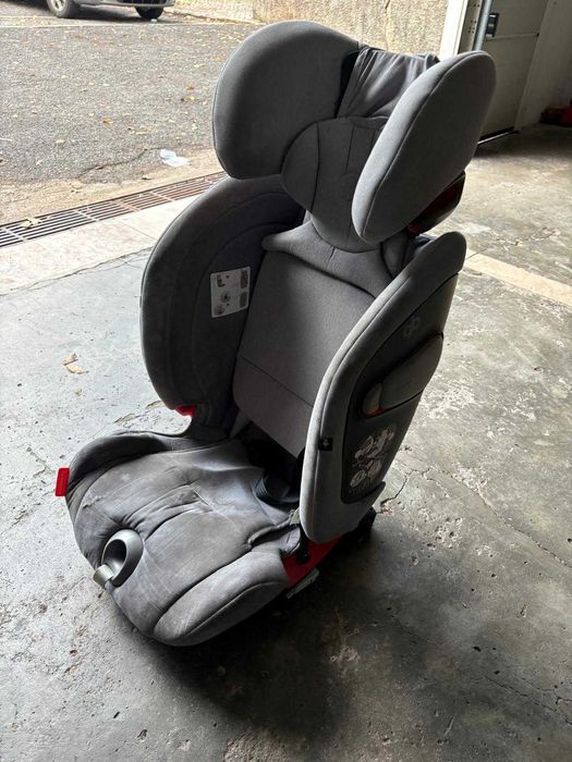Cadeira GB Everna-Fix  Isofix dos 9 meses às 12 anos.