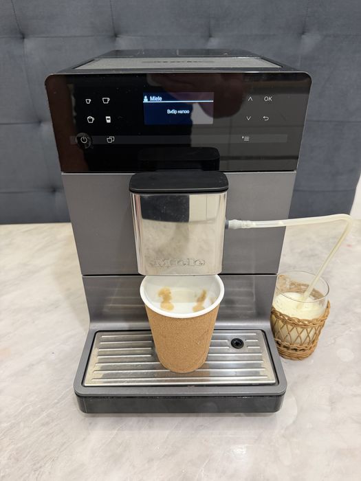 Кавомашина Miele CM5500 з Німеччини