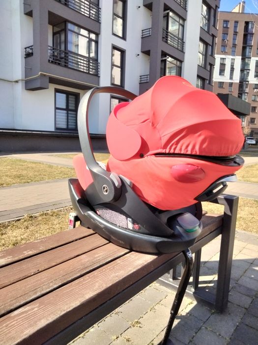 База для автокрісла Cybex Cloud Q,сумісна з моделями крісел Cybex Aton Q