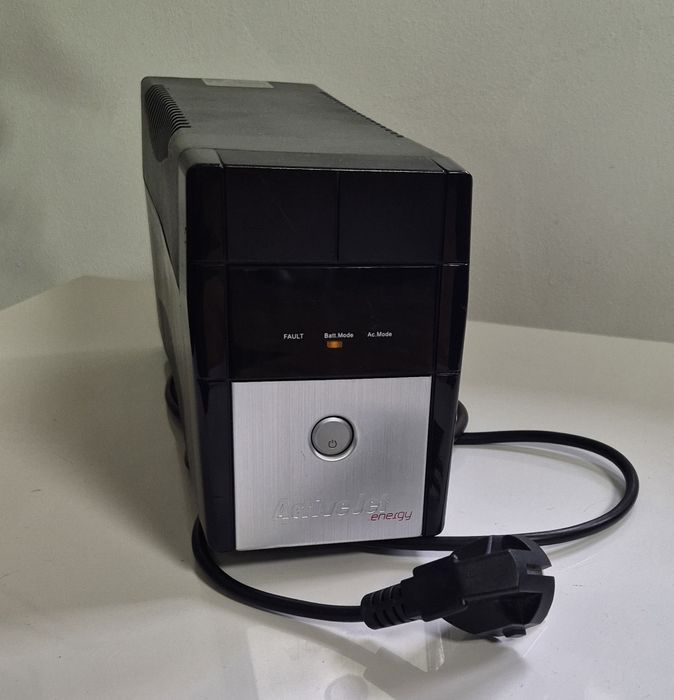 Zasilacz awaryjny UPS