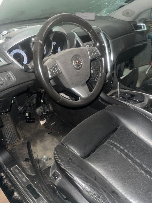 Кадилак SRX  по запчастинам 3.0і повний привід