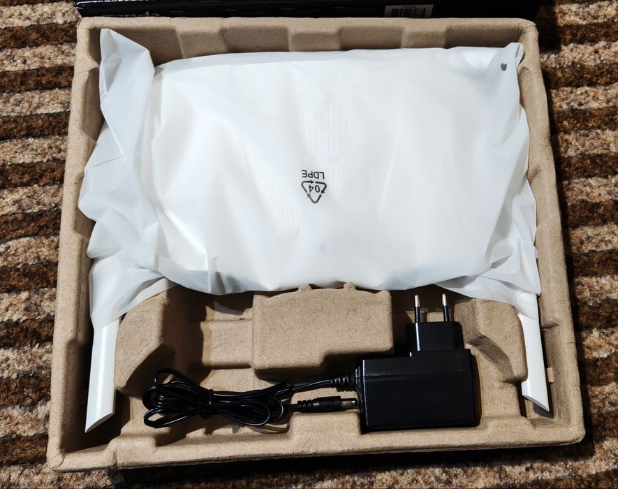 Роутер Tenda AX3000