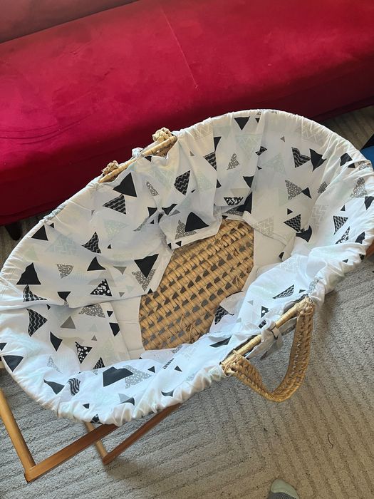 Kosz mojżesza ze stojakiem