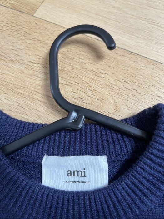 Sweter Ami Paris z sercem Granatowy