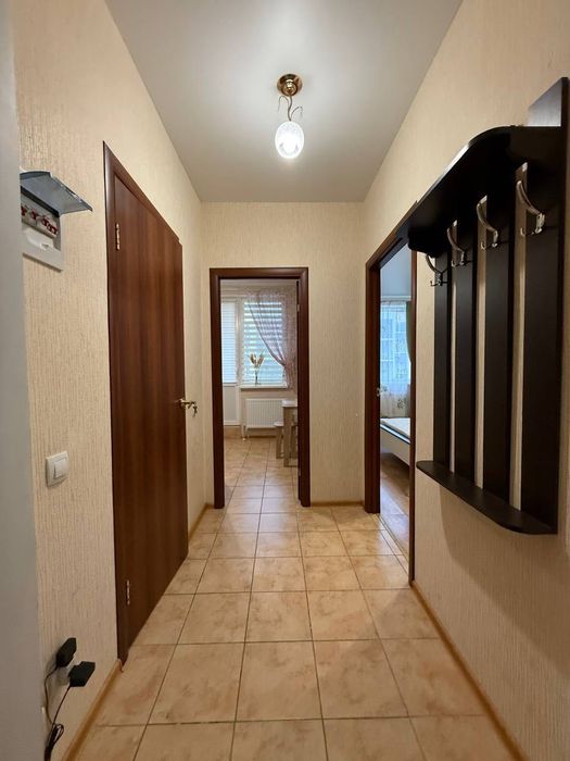 Продам 1к квартиру з ремонтом меблями АГВ 7небо