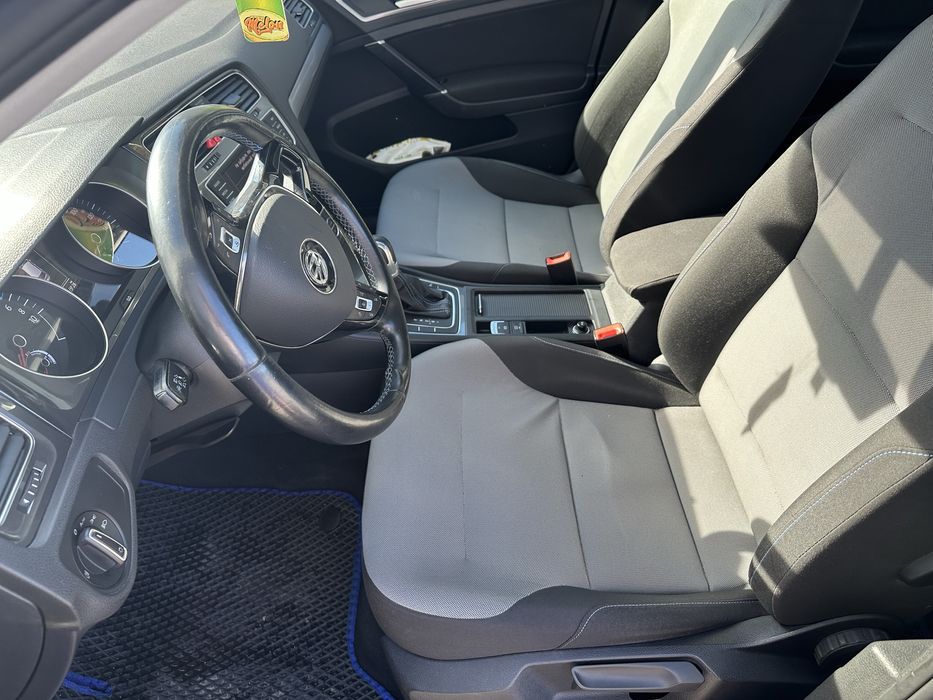 Volkswagen e-Golf 2015