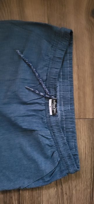 Krotkie spodenki rozm M