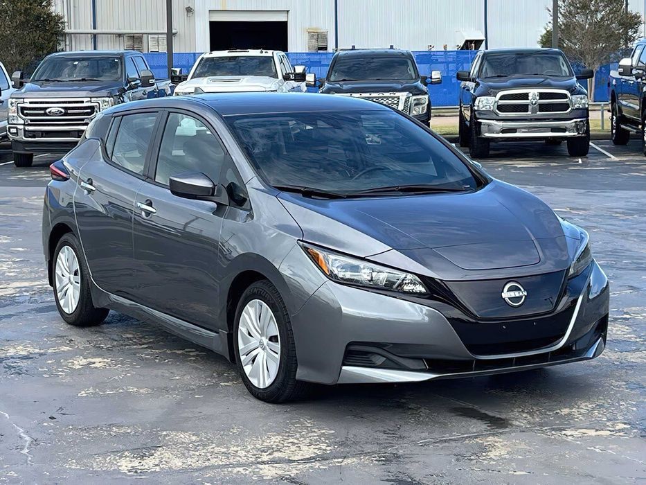 Nissan LEAF S      2025