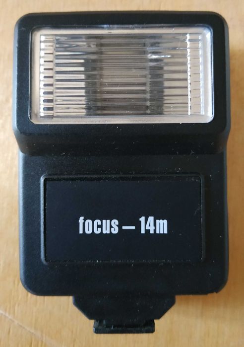 Фотовспышка Focus-14m для пленочных фотоаппаратов, поддерживающих (горячий башмак)
