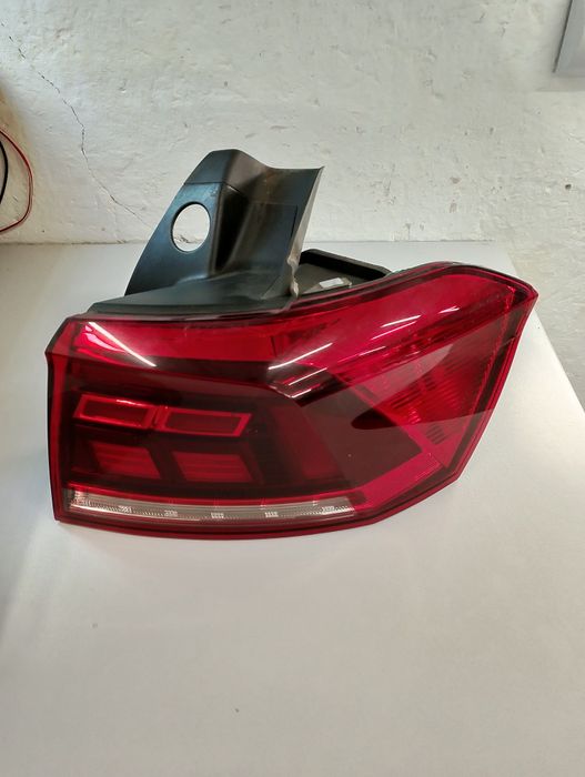 VW Passat B8 Lift B8,5 Kombi Komplet Lamp Tył Tylnich