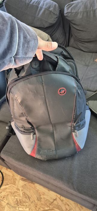 Portátil Asus ROG G71G 17" (Core 2 Duo T9550, 9800M GS) + mochila ROG