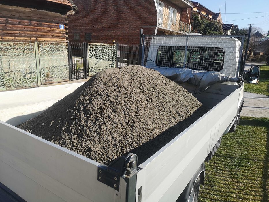 Beton półsuchy chudziak B15 B20 zaprawa mała wywrotka 2m 4t Wieliczka